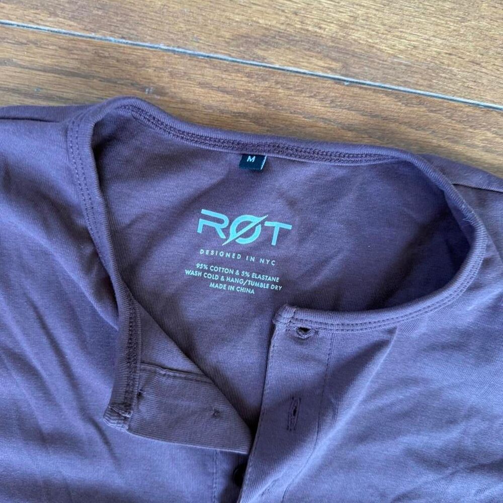 Unbranded Men's Purple and Navy T-shirt - Picture 2 of 2